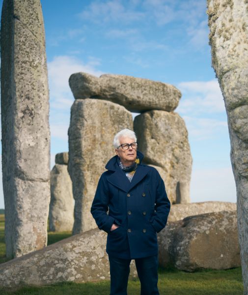 Ken Follett dezvăluie secretele din spatele noii sale cărţi, „Stonehenge. Cercul Zilelor”